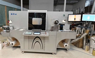 EcooGraphix ڈیجیٹل رول لیبل وارنش پرنٹنگ اور کولڈ فوائل مشین